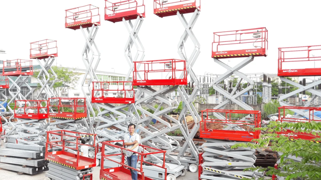 Dịch vụ cho thuê xe nâng hàng, người tại Cần Thơ – Hùng Cường Move