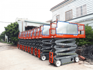 Luôn sẵn sàng xe nâng phục vụ khách hàng